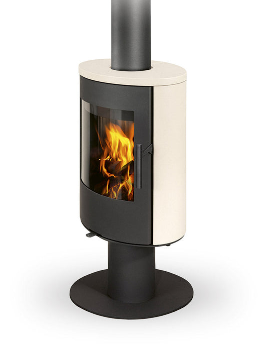 Romotop Evora T 01 vridbar braskamin på pelarfot i beige keramik med brinnande eld.