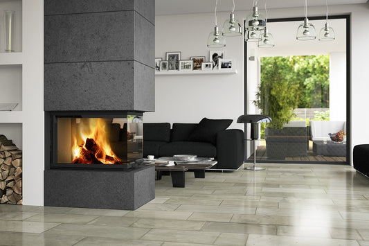Romotop Heat U 50.52.70.24 inbyggd u-kamin med brinnande eld i ett modernt vardagsrum.