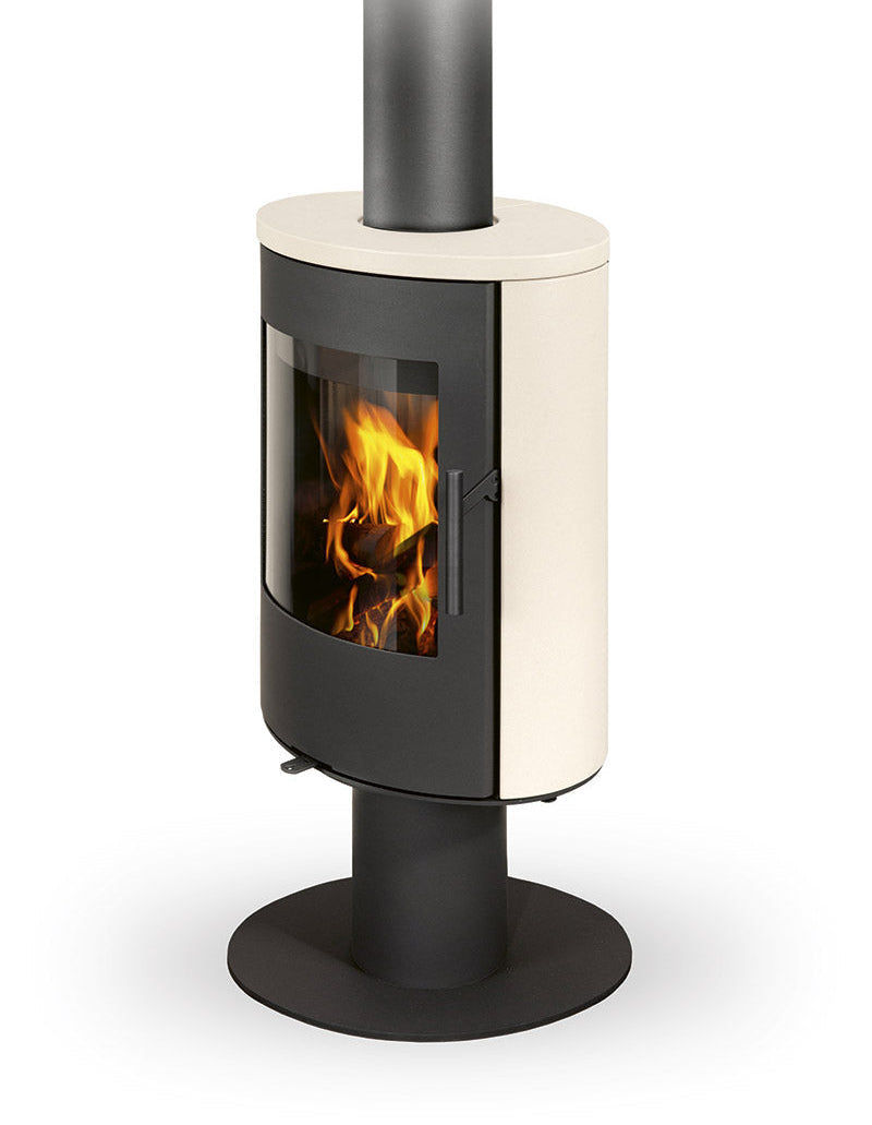Romotop Evora T 01 vridbar braskamin på pelarfot i beige keramik med brinnande eld.